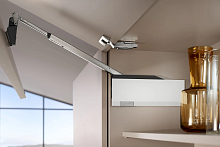 Складной подъёмник BLUM AVENTOS HF top, 2 петли, высота корпуса 840-1200 мм, коэффициент мощности 2700-13500, белый — купить оптом и в розницу в интернет магазине GTV-Meridian.
